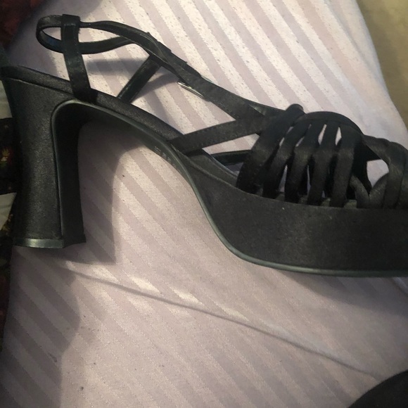 Mudd Brand Black Strappy Platforms size 9 1/2 - Picture 5 of 5